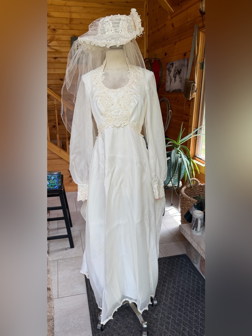 1970s‎ Ivory Floral/Pearl Beaded Appliqué Bodice Wedding Gown w/Matching Hat
